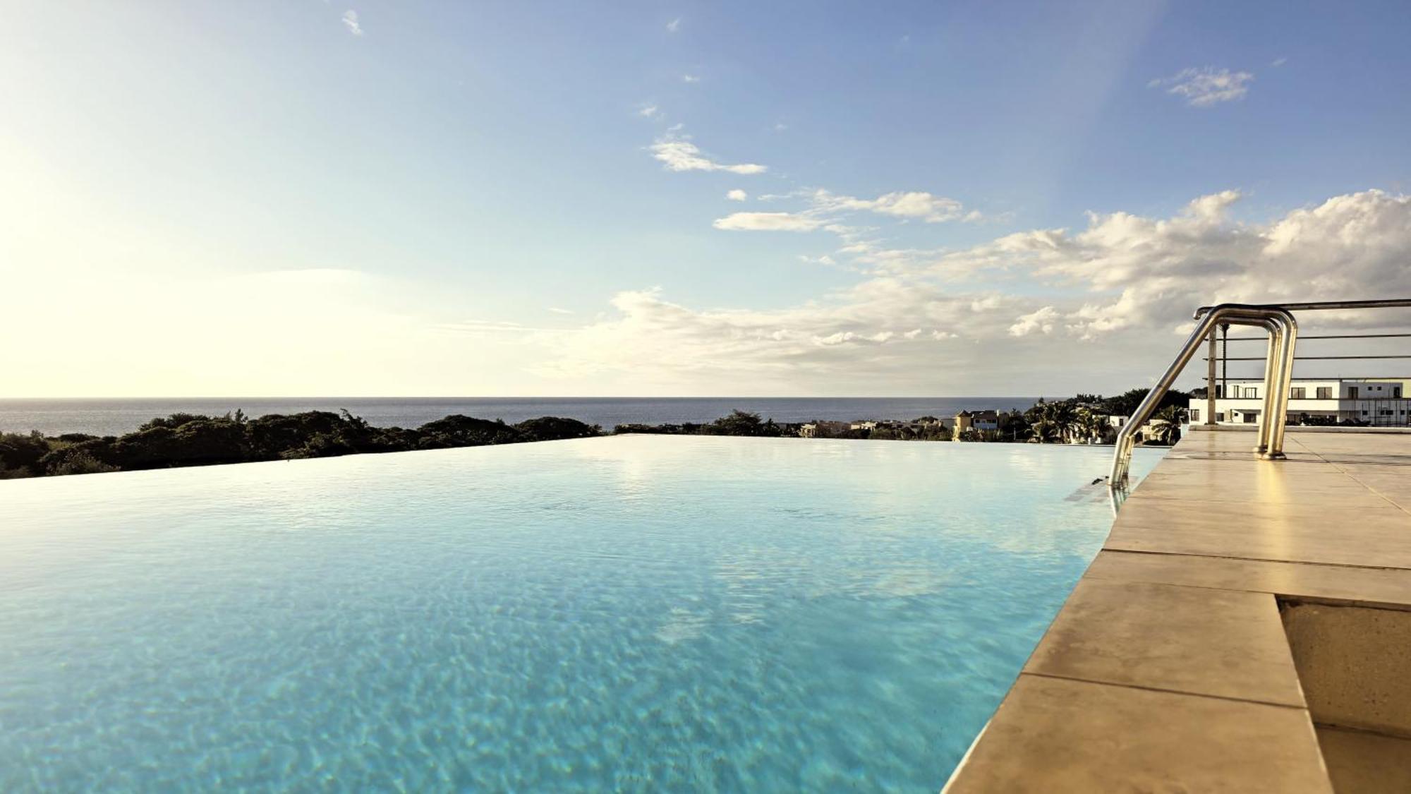 Luxury Penthouse With Infinity Pool & Stunning Sea View Διαμέρισμα Flic-en-Flacq Εξωτερικό φωτογραφία
